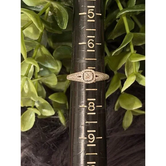 10K White Gold Diamond Engagement Ring - Picture 10 of 10